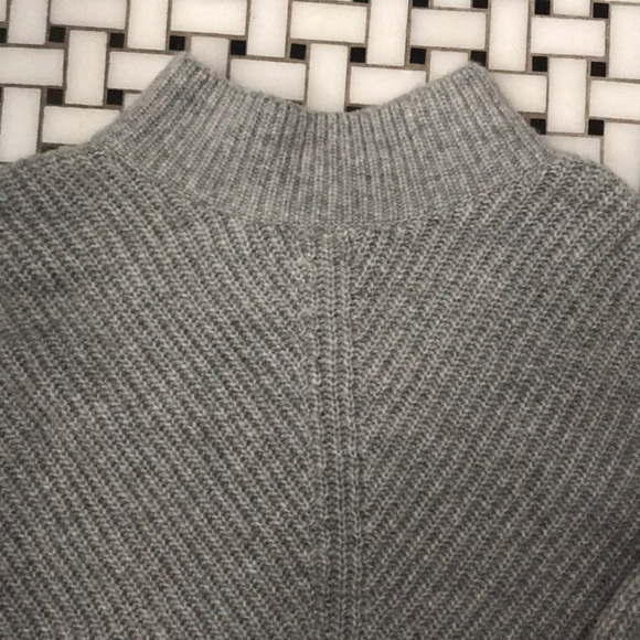 Express sweater - Picture 2 of 2
